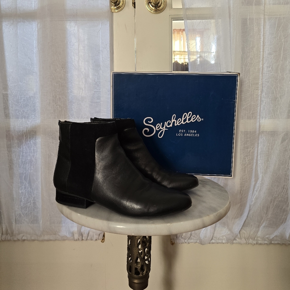 Seychelles Black Leather And Suede Booties